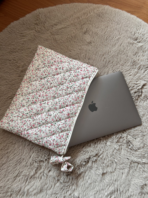 Květinové pouzdro na MacBook s vnitřní kapsou