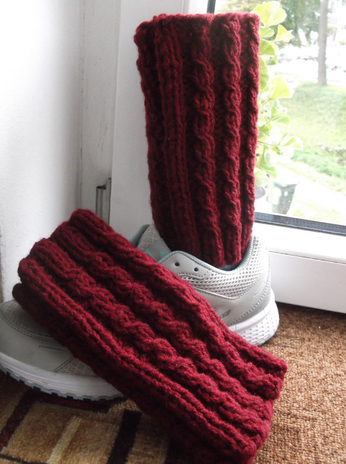 Pletené vínové návleky na nohy délka 33 cm.
