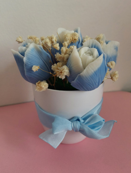 Květináč plný nevadnoucích tulipánů - sójový vosk