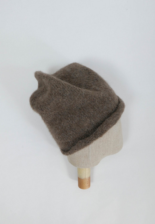Nadýchaná alpaková čepice slouchy, měkká hnědá
