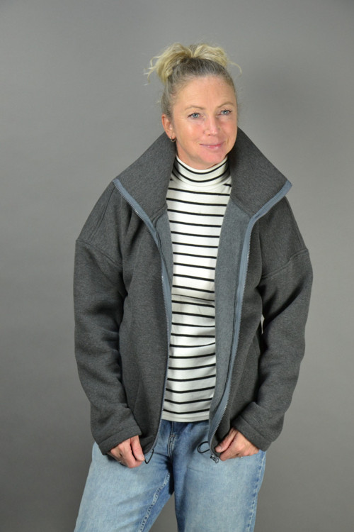 Šedá mikina — foto 1