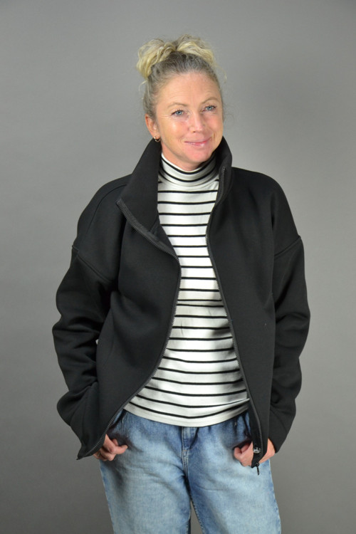 Černá mikina