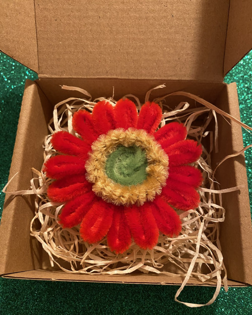 BROŽ GERBERA z chlupatých drátků