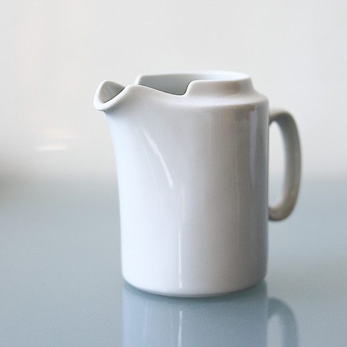 Porcelánová nádobka na mléko, omáčku