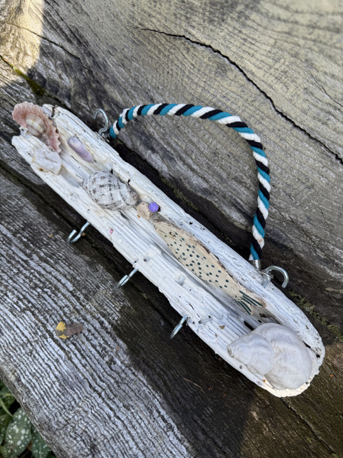 Driftwood - útes, věšák