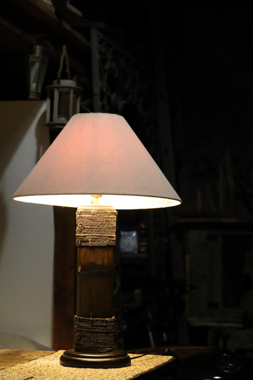 Příjemně svítící velká lampa, dřevo + plátno
