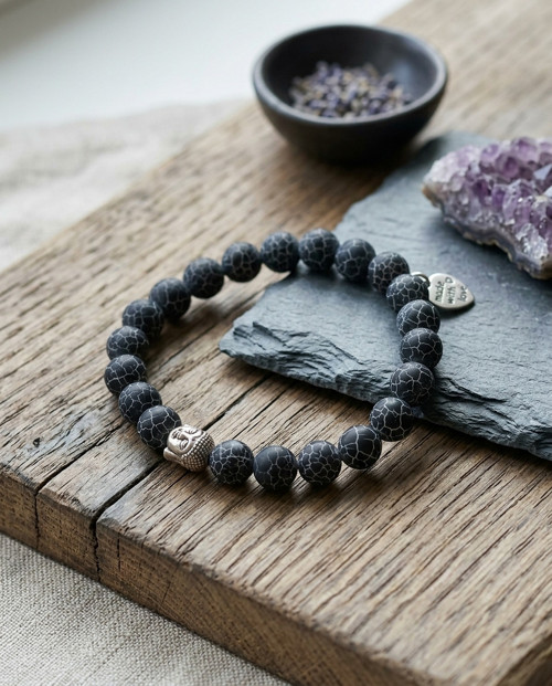 Náramek z černobílého chalcedonu s Buddhou
