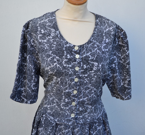 Dámské šaty - styl dirndl