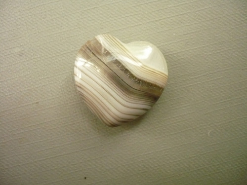 Nevrt. srdíčko 25 mm - sardonyx, č.34f