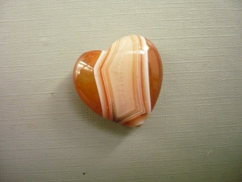 Nevrt. srdíčko 25 mm - sardonyx, č.40f