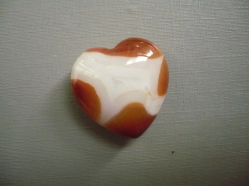 Nevrt. srdíčko 25 mm - sardonyx, č.73f