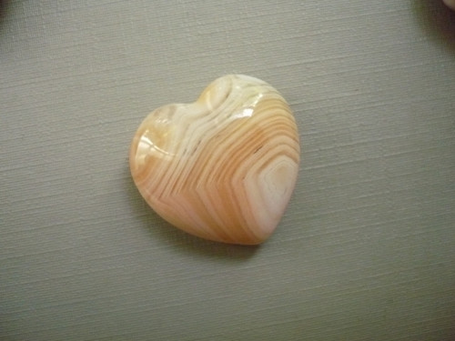 Nevrt. srdíčko 25 mm - sardonyx, č.82f