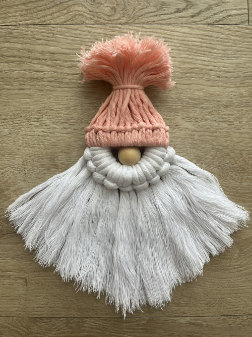 Macrame skřítek