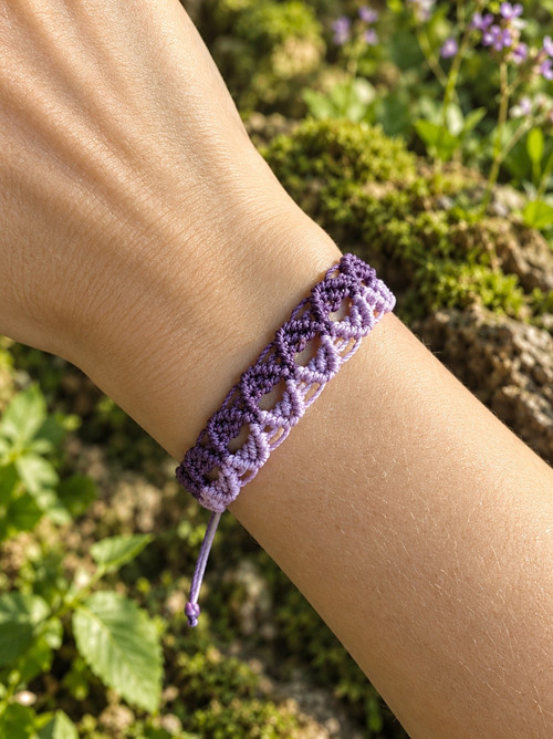 Macramé náramek, světle fialová