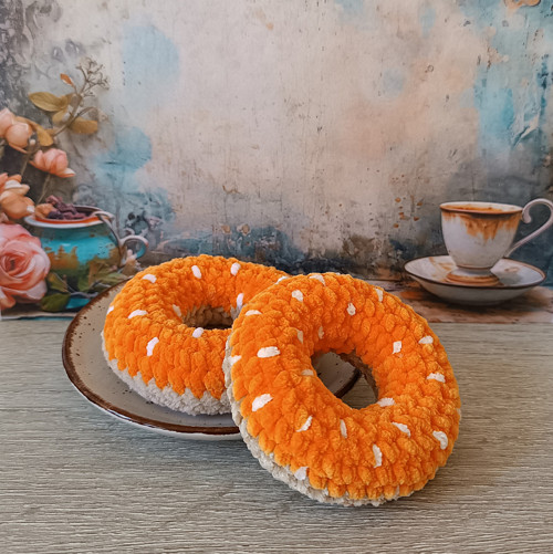 Donut háčkovaný oranžový