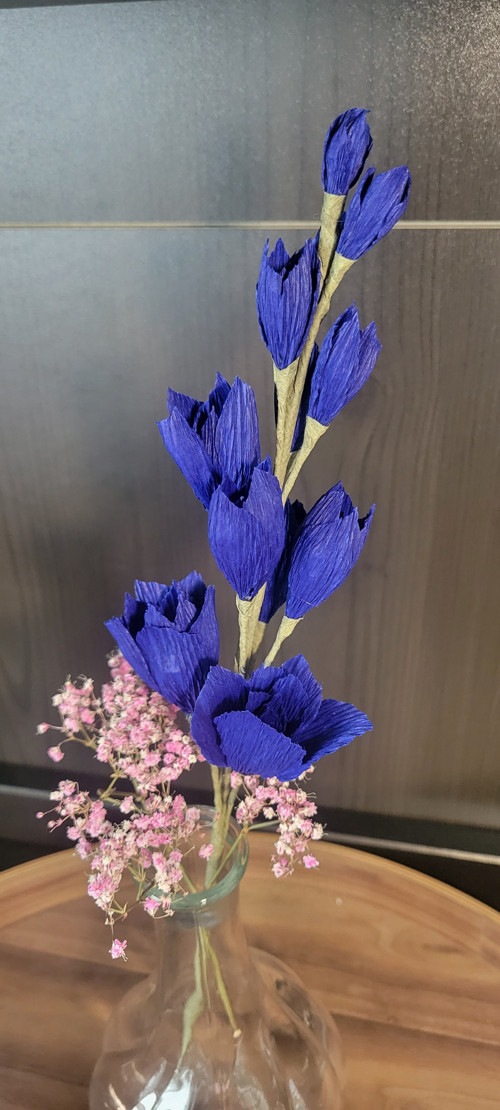 Květina z papíru - Mečík modrý (Gladiolus)