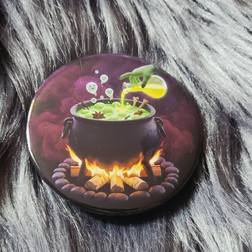 Halloweenská placka 44mm – Kotlík alchymistky