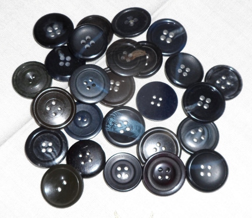 25x KNOFLÍKY