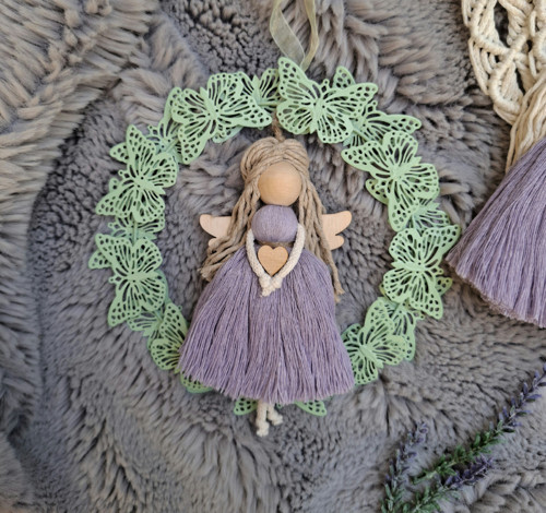 Anděl k zavěšení - dekorace průměr kruhu 19cm