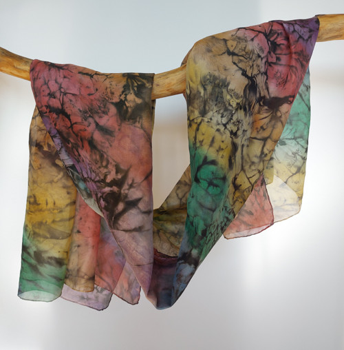 Malovaná hedvábná šála – duha 90×175 cm