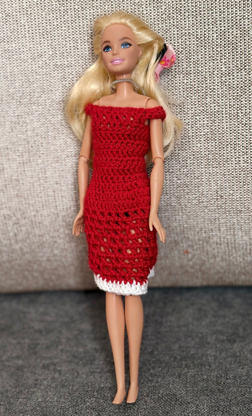 Háčkované šaty pro panenku Barbie