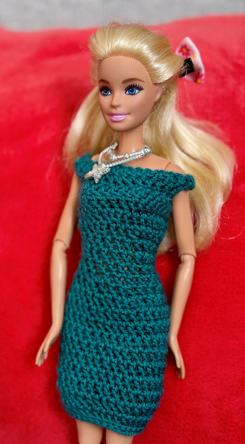 Háčkované šaty pro panenku Barbie