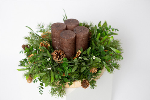Adventní vánoční svícen hnědý