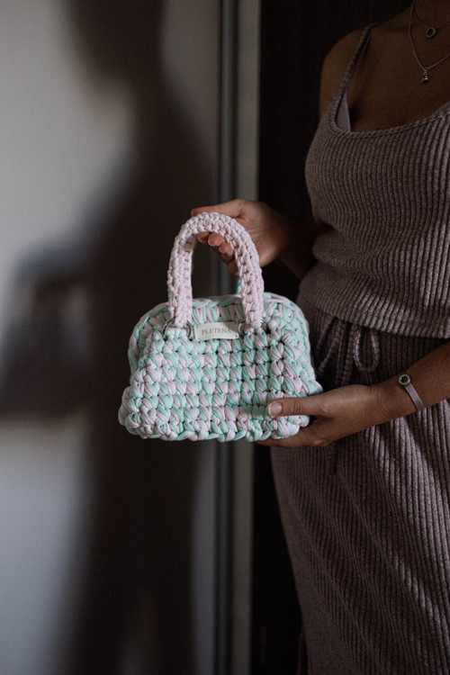 Háčkované psaníčko Marshmallow – mint a růžová