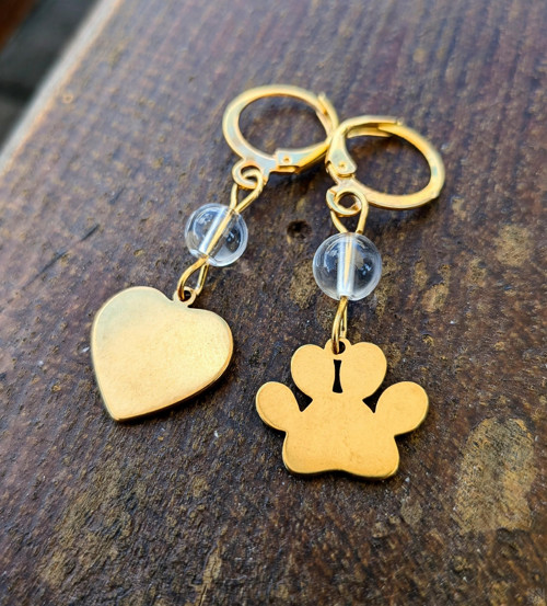 Handmade náušnice labka a srdce s liečivým kameňom
