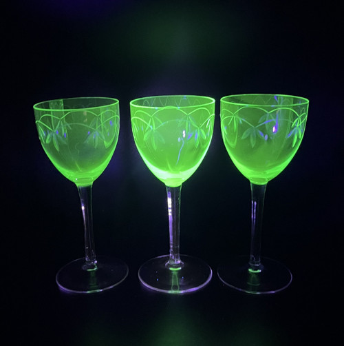 3x sklenice na víno 120ml, uranové a čiré sklo