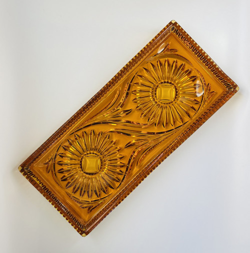 Tác 40x17.5 cm, ambrové sklo, Heřmanova huť 2.2 kg