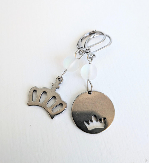 Handmade náušnice queen s minerálom mesačným kameň