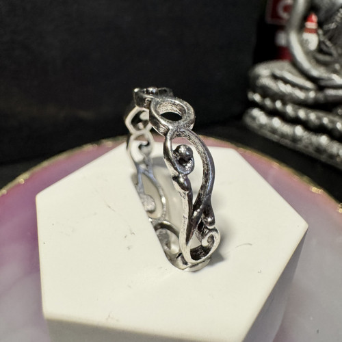 Stříbrný prsten s ornamenty – boho / vintage