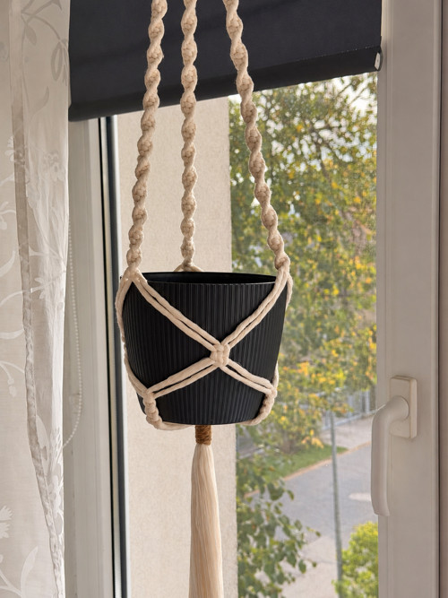 Macramé závěs s květináčem