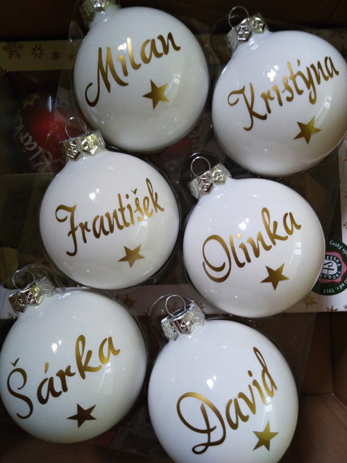 Personalizovaná baňka se jménem na přání bílá