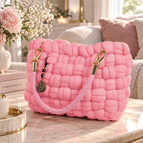 Cherry Blossom chunky kabelka – ručně pletená