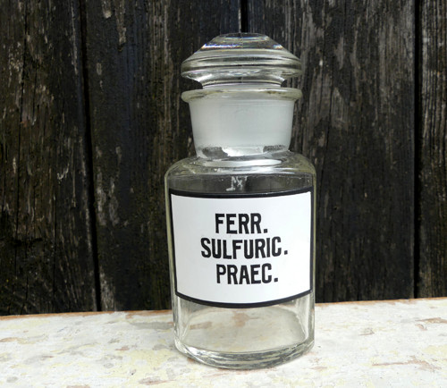 Ferr. Sulfuric. ...starožitná lékárenská lahvička
