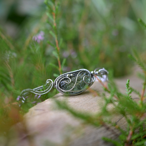 Náramek s vltavínem, wire wrapping, nerez