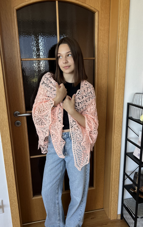 Krajkový šál "Květinová ozvěna"