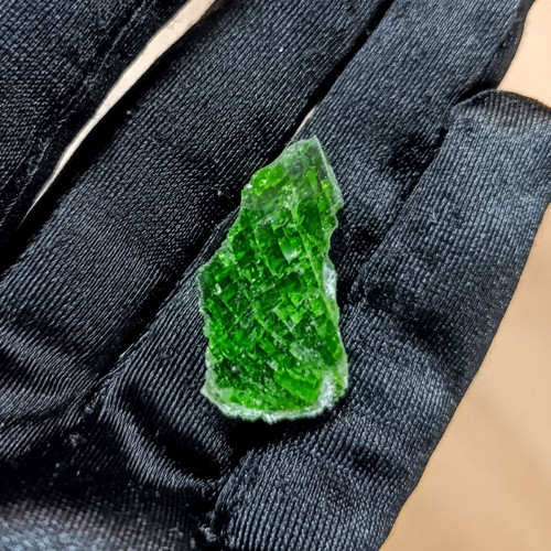 Chromdiopsid, ID 5816, 30x14 mm - surový