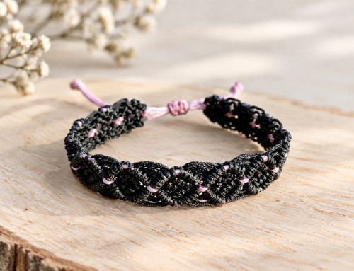 Macramé náramek ČERNÝ, růžová