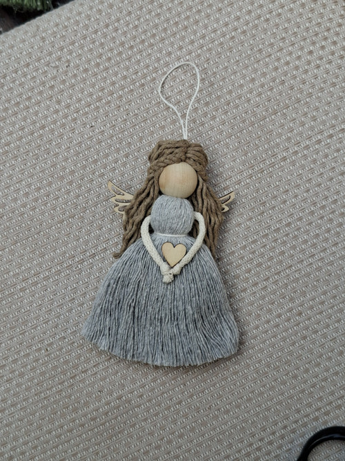 Anděl k zavěšení - dekorace 14cm