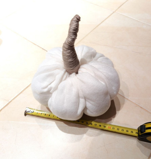 Látková dekorace dýně bílá 22cm