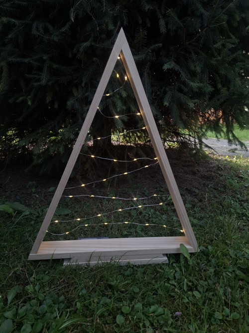 Dřevěný stromeček s LED světly - přírodní