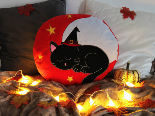 Halloweenský polštář – černá kočka