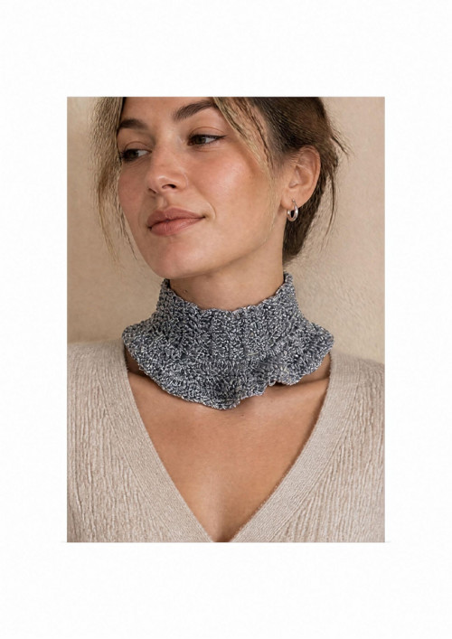 Strieborný háčkovaný nákrčník „Glamour“ (Stojatý g