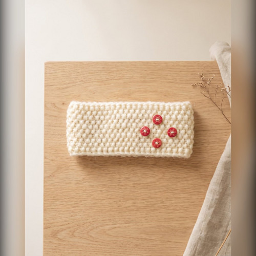 Čelenka červené knoflíčky s vločkami na bílé