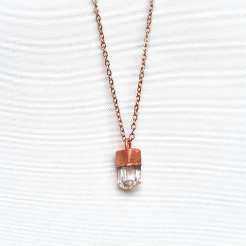 Broskvový topaz s duhou - náhrdelník