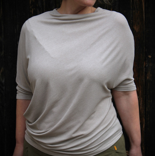 Volné asymetrické triko modal ............ L - XL