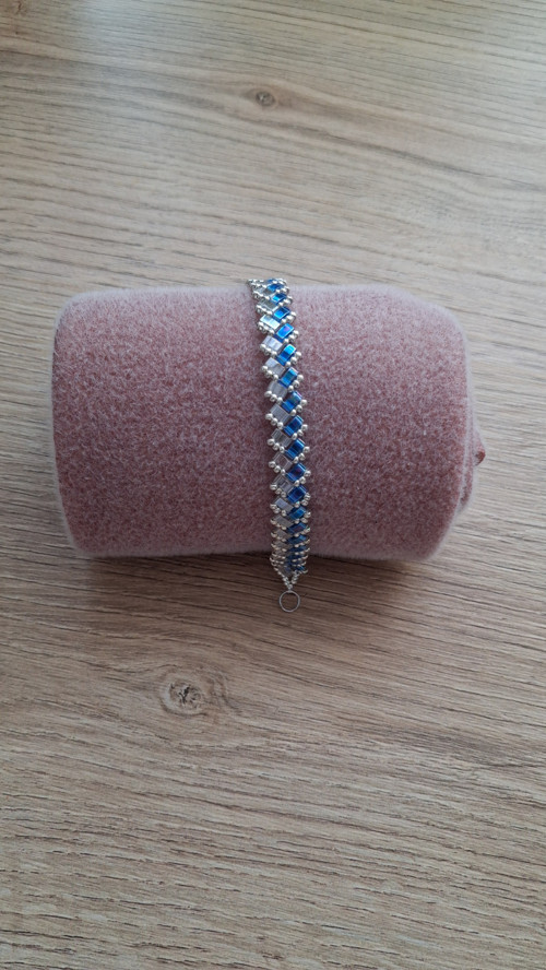 RUČNĚ ŠITÝ náramek Miyuki Sapphire